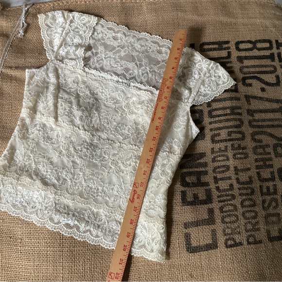 Neiman Marcus Hanky Panky Sweet Lace Top - Picture 10 of 11